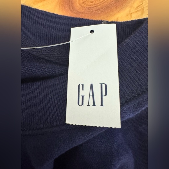 NWT GAP Classic Logo Fleece Batwing Sleeve Fall Warm Winter Crewneck Sweater L - Picture 8 of 8